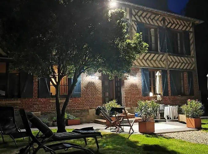 Le Domaine Des Volets Bleus Bed & Breakfast Beuzeville photo