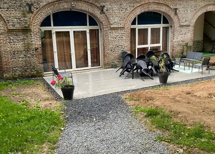 Les Gites Du Chateau Du Cedre Manneville-es-Plains photo