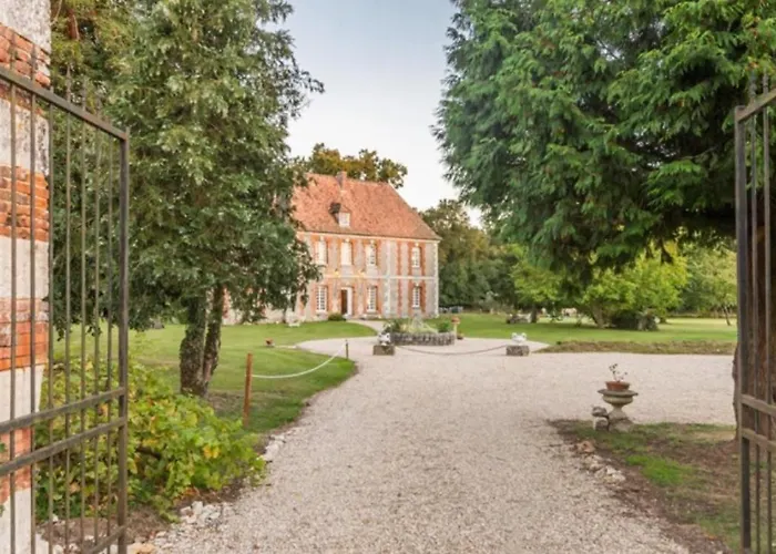 Le Chateau De Feuguerolles De Hellenvilliers photo