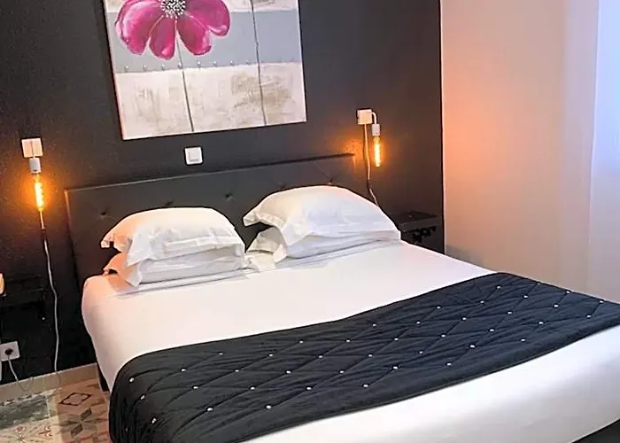 Hotel Restaurant Baryton Saint-Marcel  photo
