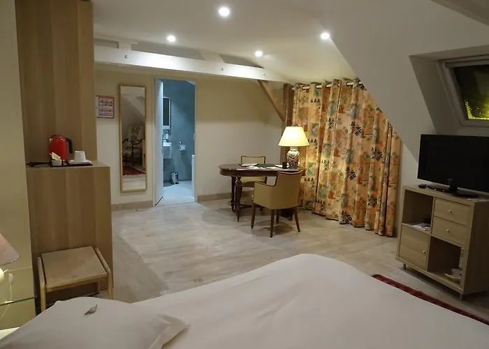 Le Logis De Brionne Hotel photo
